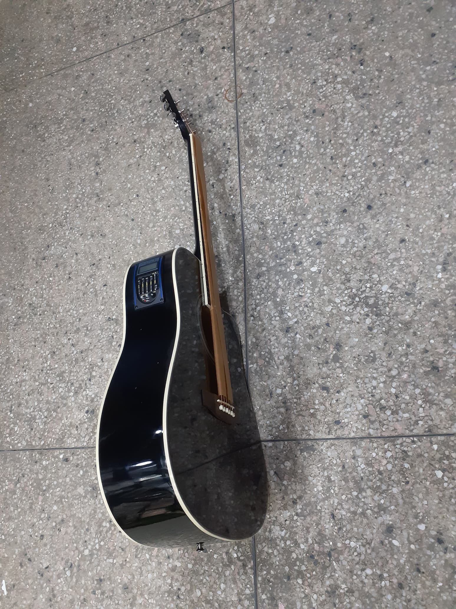 Acoustic Guitar - Image 3